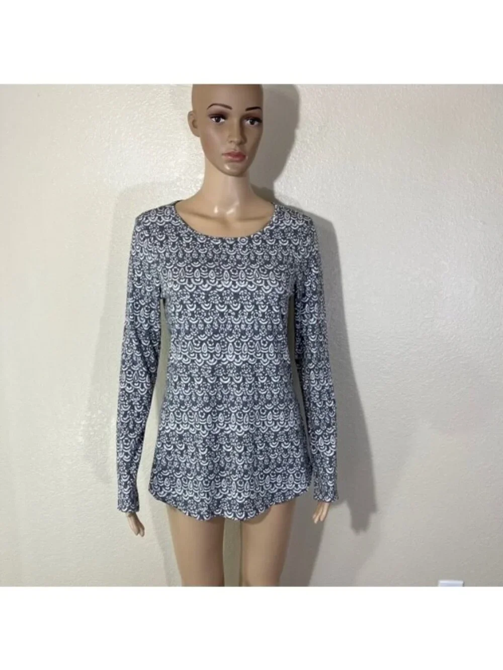 Title Nine Womens Gray White Open Back Long Sleeve Polyester Golf Top XS - Picture 1 of 6